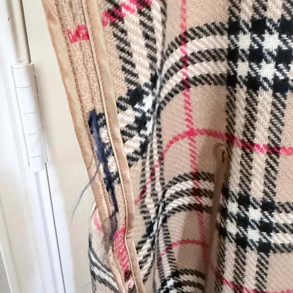 Burberry Beige Coat Lining - Picture 3 of 8